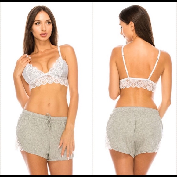✨LAST CHANCE✨ Lace Bralette & Shorts Set - Picture 2 of 3